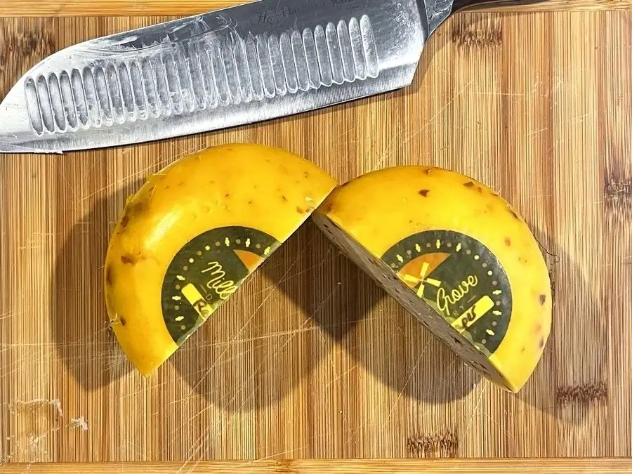 500g Reaper Chilli Cheese Wheel - Image 6