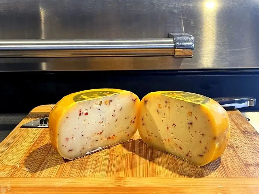 500g Reaper Chilli Cheese Wheel - Image 7