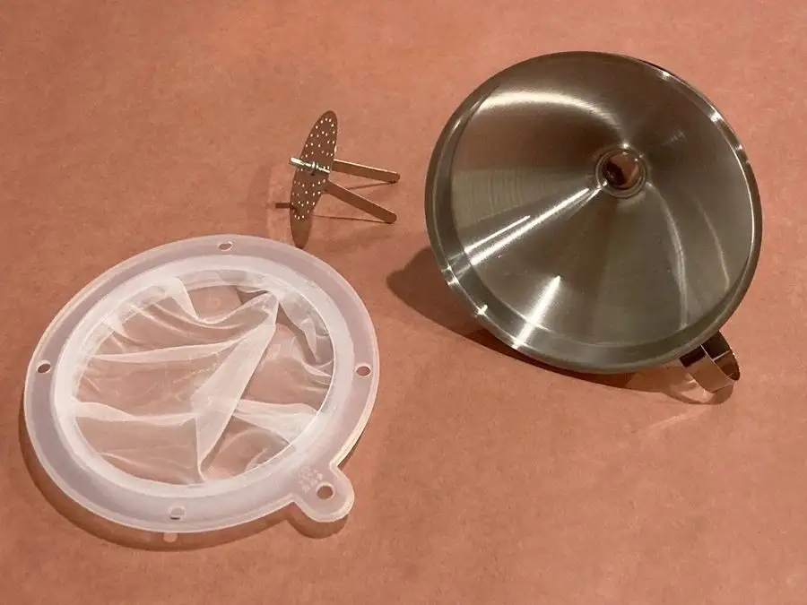 14.7cm Medium Stainless Steel Long Stem Funnel Set with 2 Strainer inserts, and carry handle. - Image 3